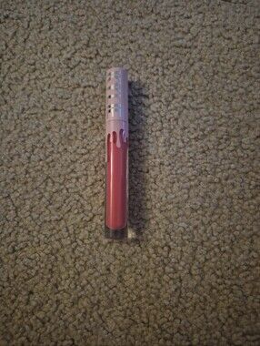 Kylie Jenner Velvet Liquid Lipstick Party Girl